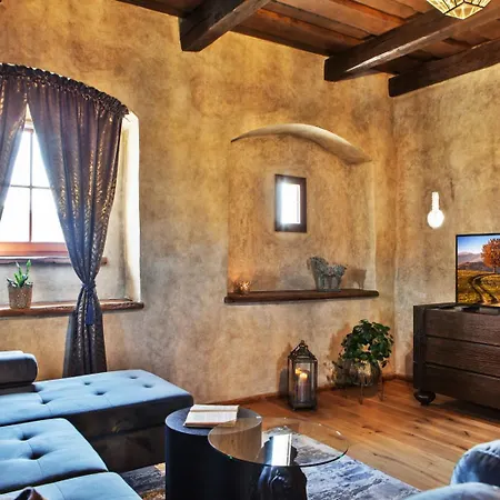 Vodny Hrad Hronsek *